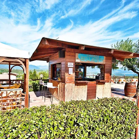 Ξενοδοχείο με διαμερίσματα Bellavista Manerba del Garda